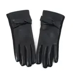 Pretty Persuasions Faux Leather w/Twist on Wrist Gloves in Black