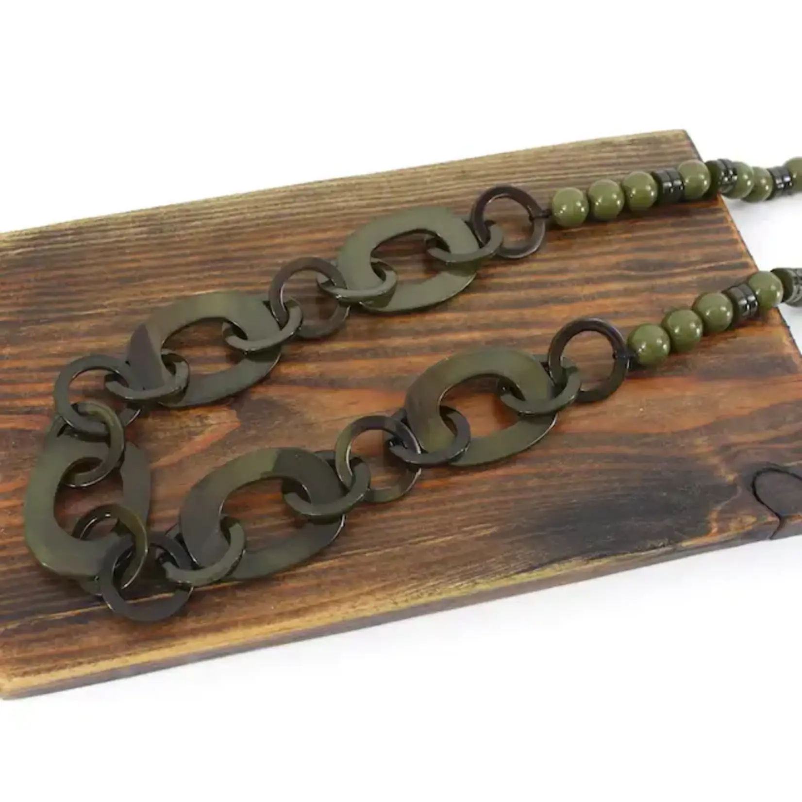 Pretty Persuasions Bold Polyresin Chain Link Beaded Statement Necklace in Olive