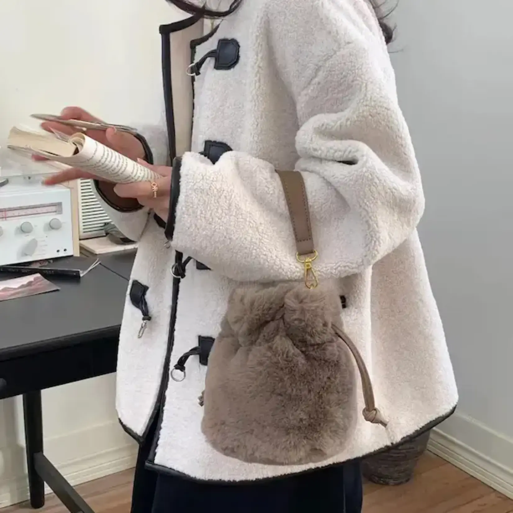 Pretty Persuasions Faux Fur Drawstring Bucket Crossbody Bag in Taupe