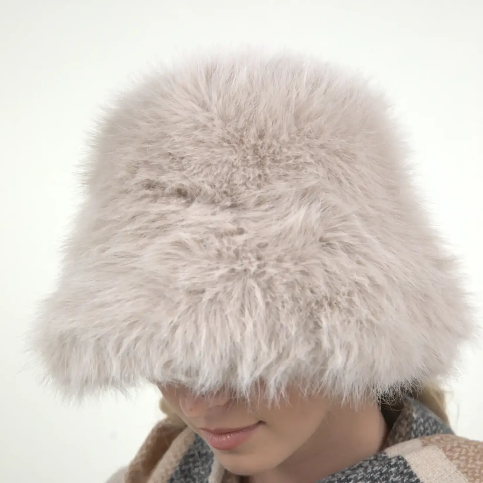 Jeanne Simmons Faux Fur Shaggy Bucket Hat in Taupe