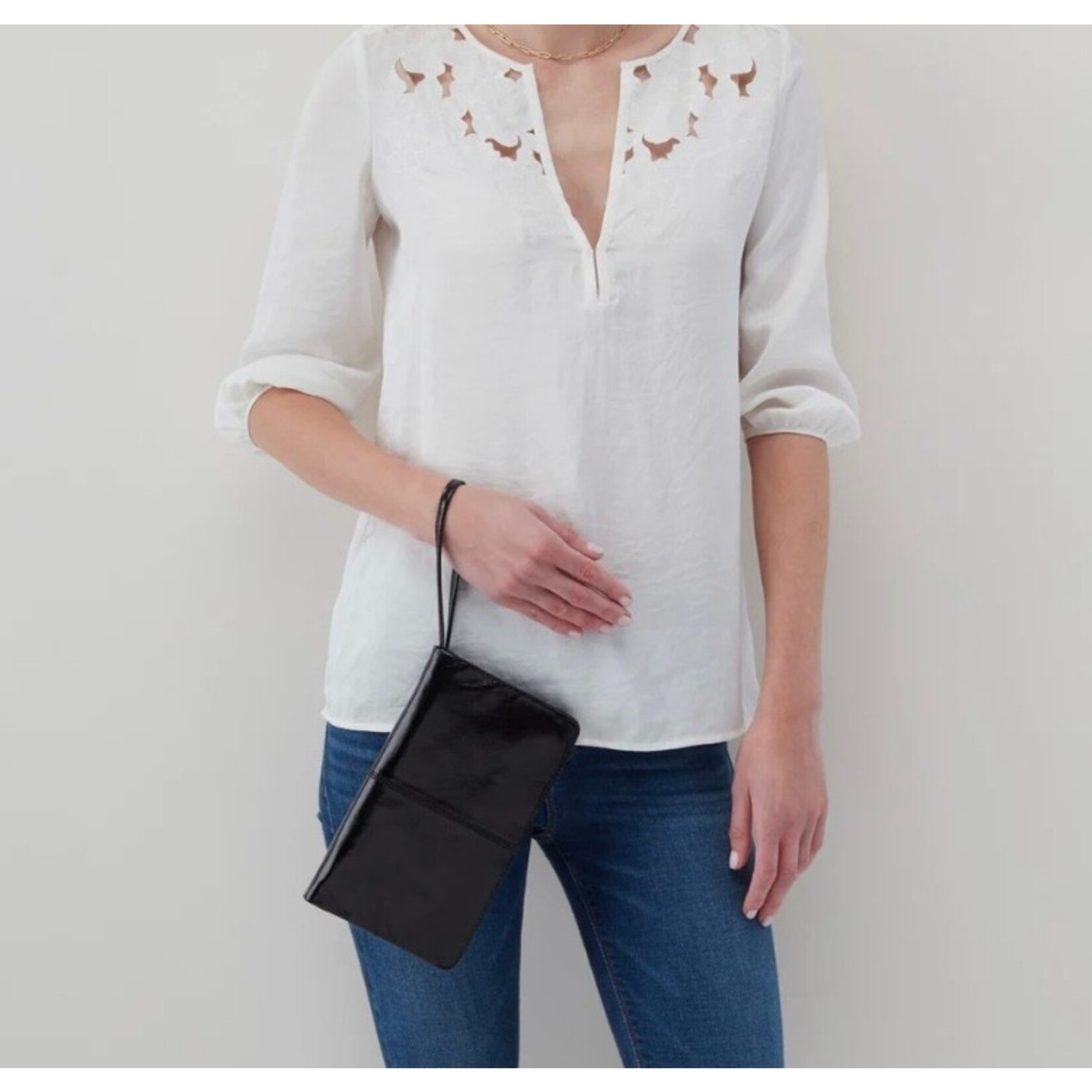 HOBO Evolve Wristlet in Black