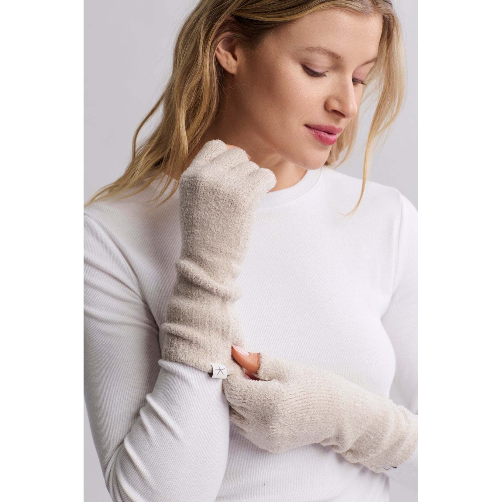 Barefoot Dreams CozyChic Lite® Fingerless Gloves S-M