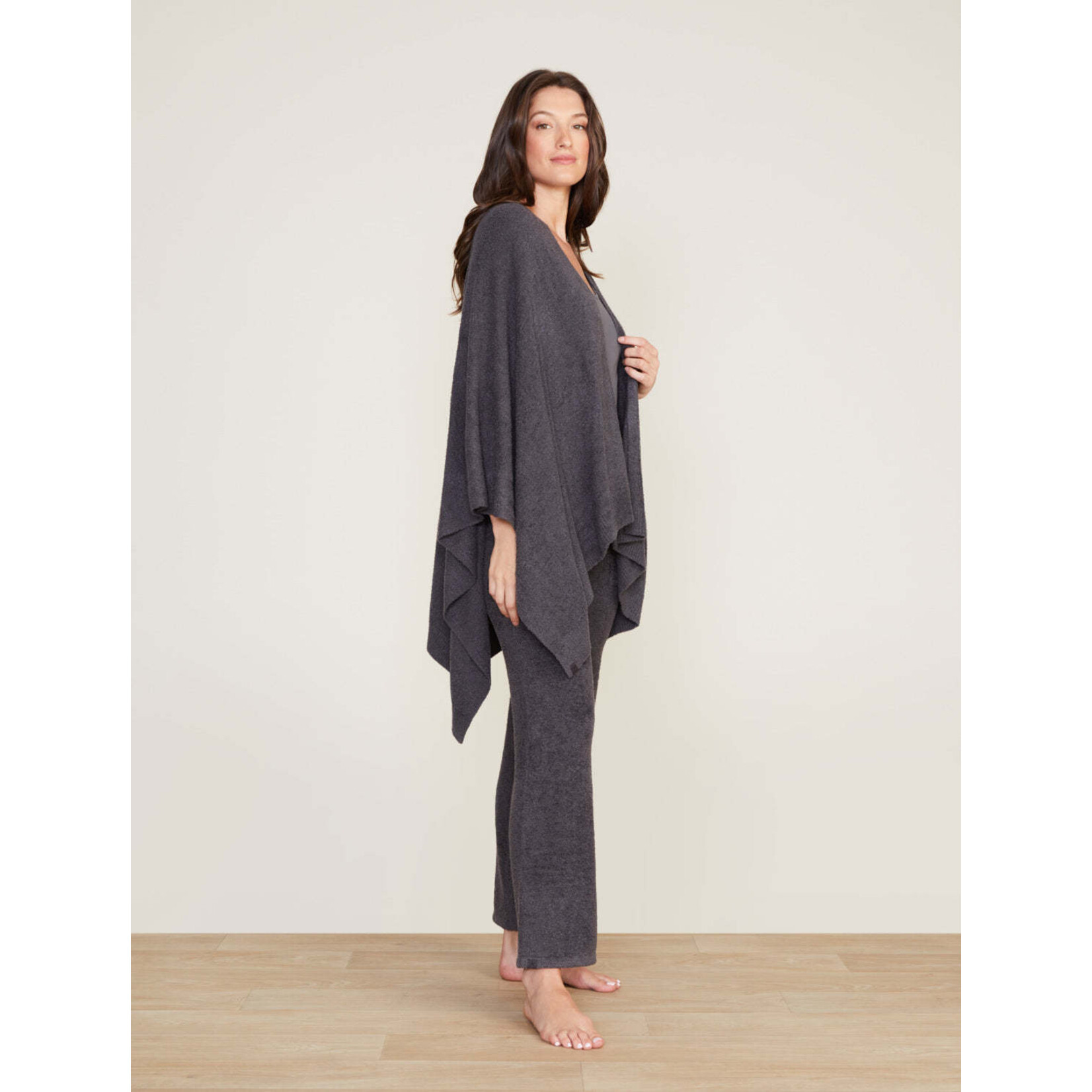Barefoot Dreams CozyChic Lite® Weekend Wrap In Carbon OS