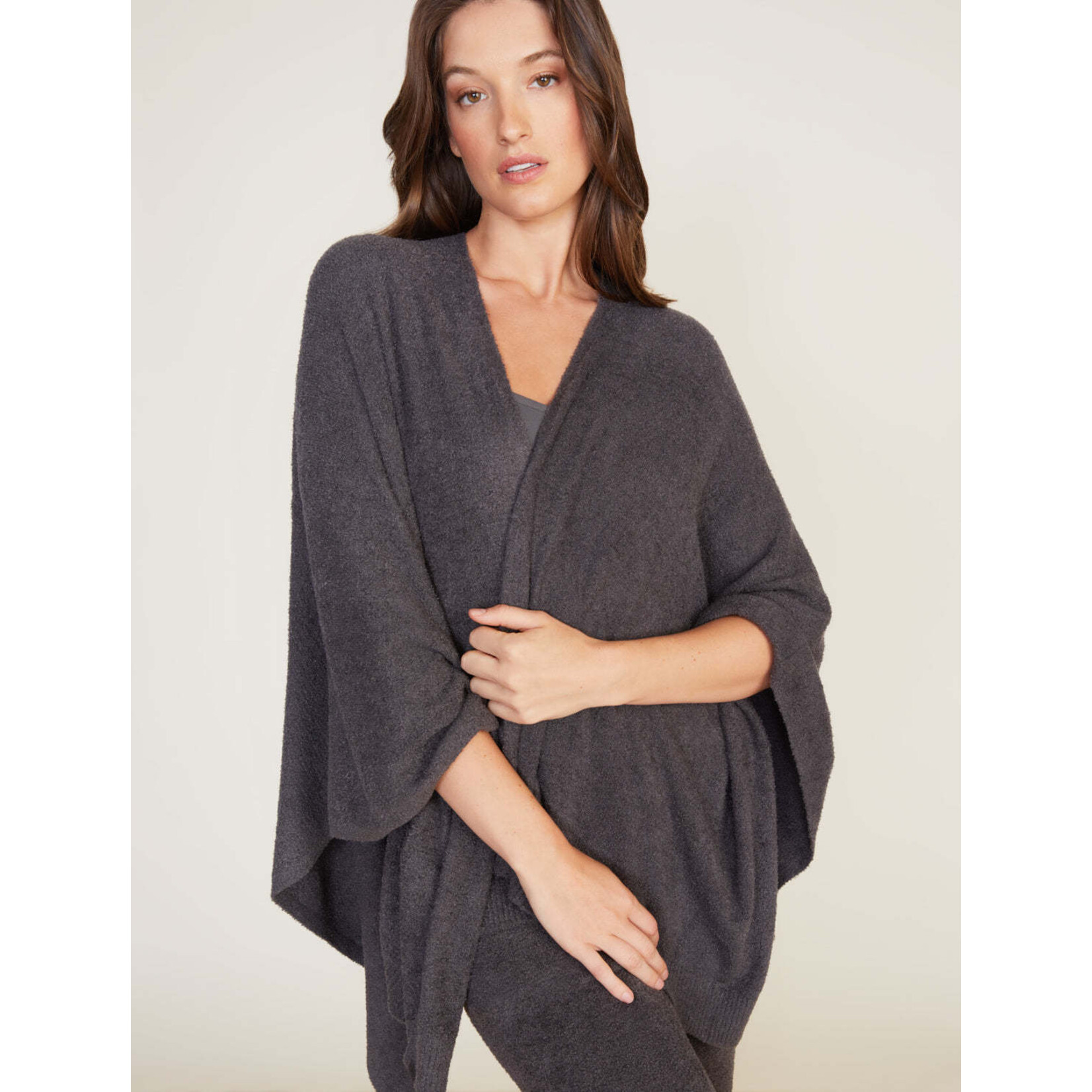 Barefoot Dreams CozyChic Lite® Weekend Wrap In Carbon OS