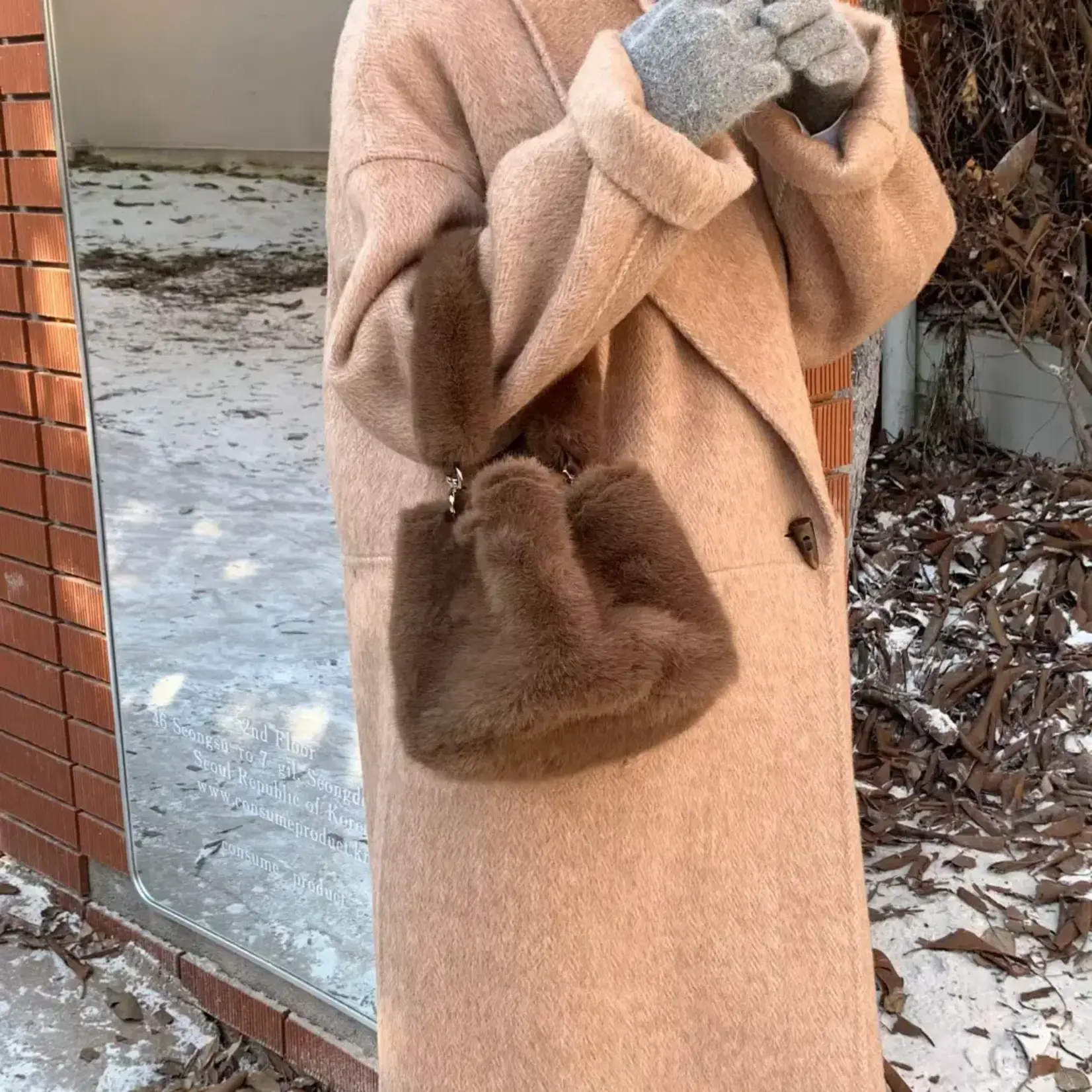 Pretty Persuasions Faux Fur Crossbody Bag & Handle in Chocolate