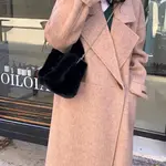 Pretty Persuasions Faux Fur Crossbody Bag & Handle in Black