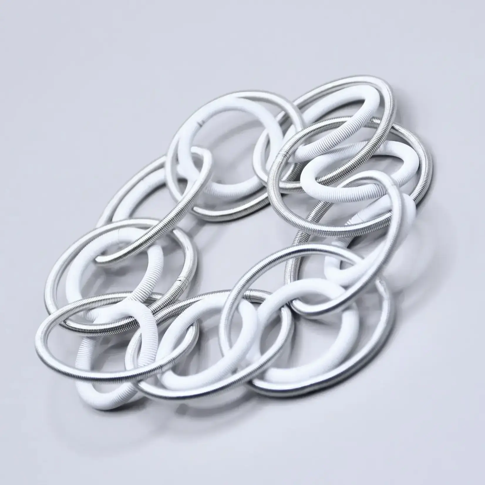 Sea Lily White & Silver Thick Rings PW Bracelet