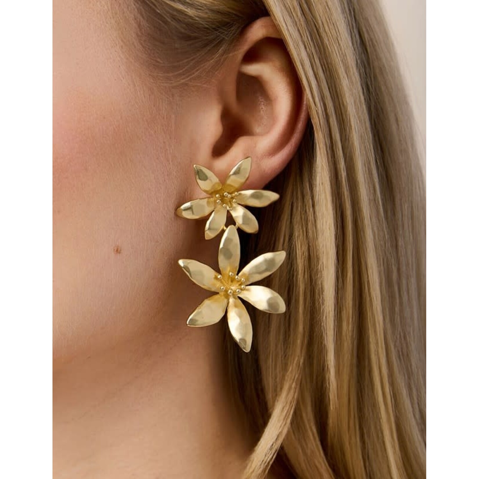 Spartina River Lily Earrings Gold