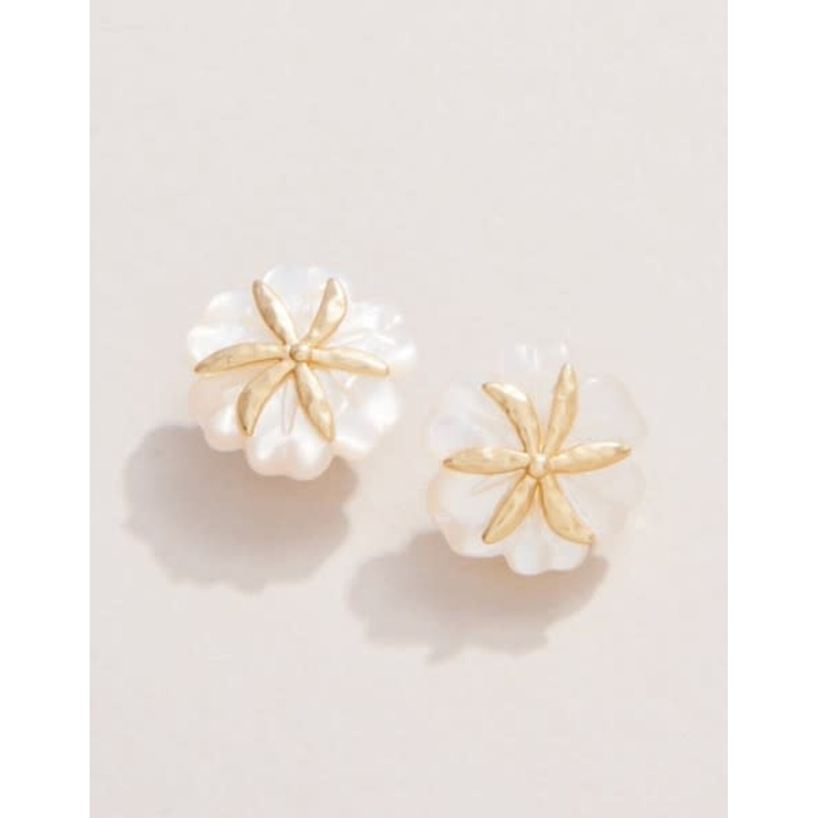Spartina Carved Flower Stud Earrings Mother-Of-Pearl