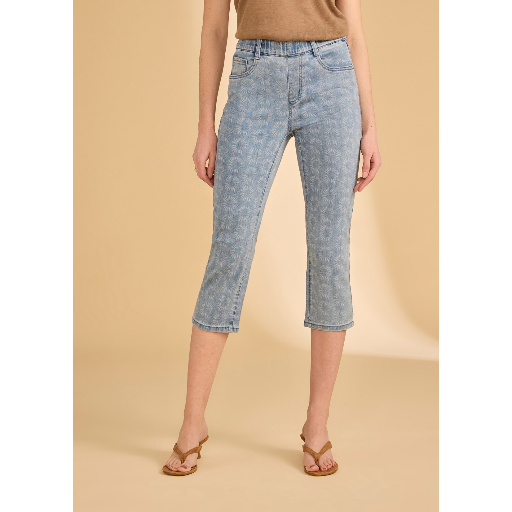 FDJ Pull-On Printed Capri in Sun Tile