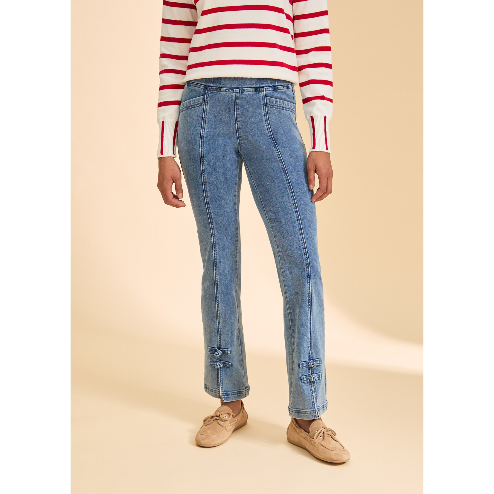 FDJ Pull-On Boot Leg in Medium Wash