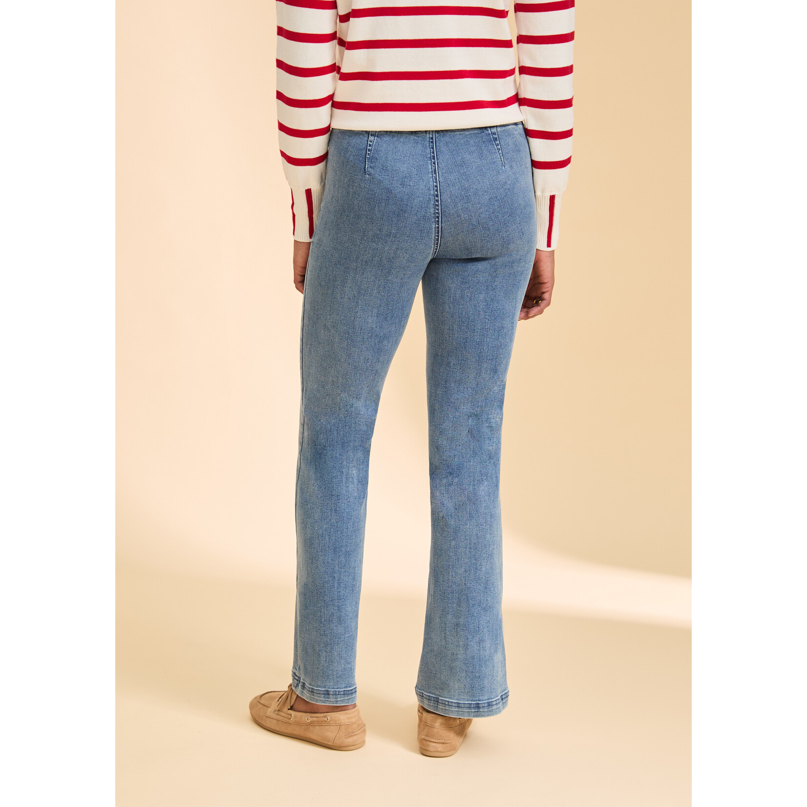 FDJ Pull-On Boot Leg in Medium Wash