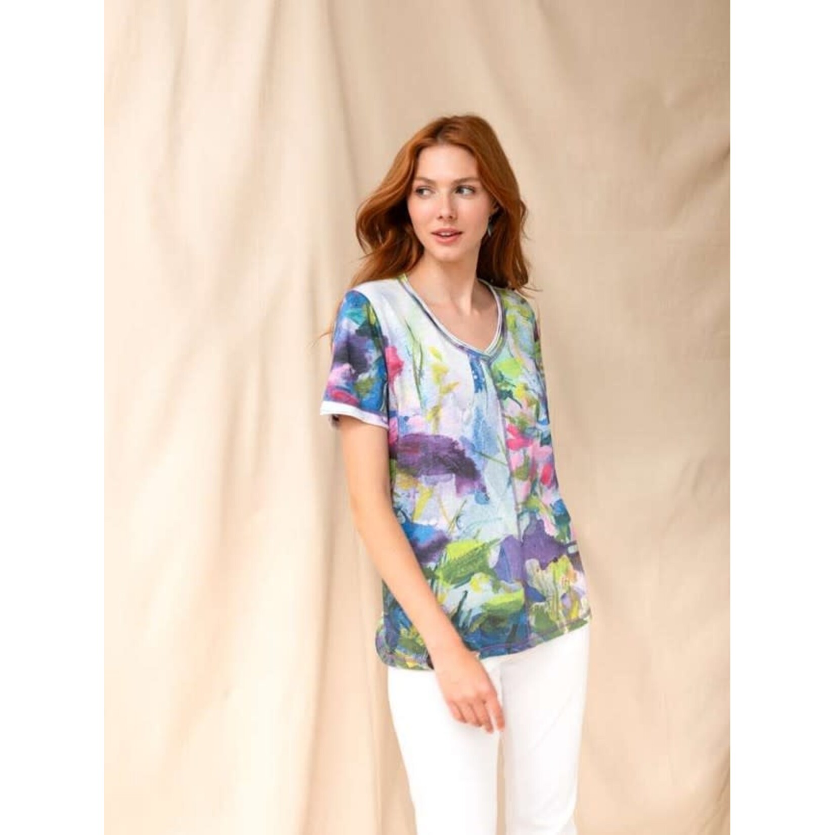 Claire Desjardins 100% Cotton V-Neck T-Shirt In The Wild Print