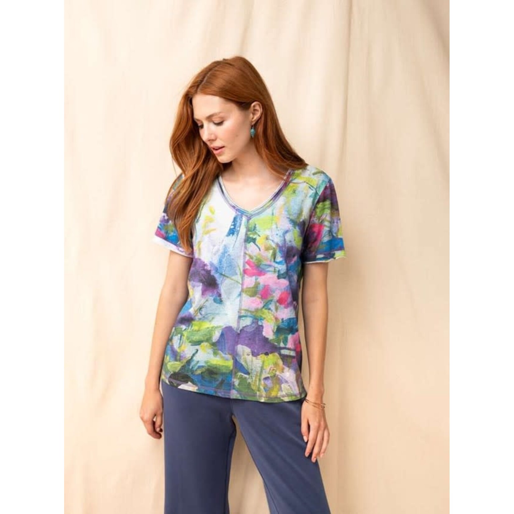 Claire Desjardins 100% Cotton V-Neck T-Shirt In The Wild Print