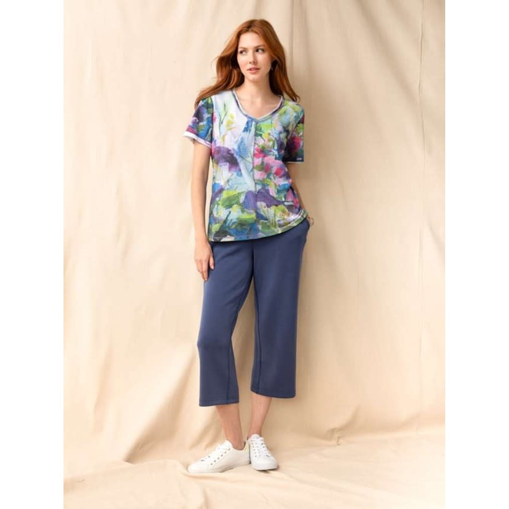 100% Cotton V-Neck T-Shirt In The Wild Print