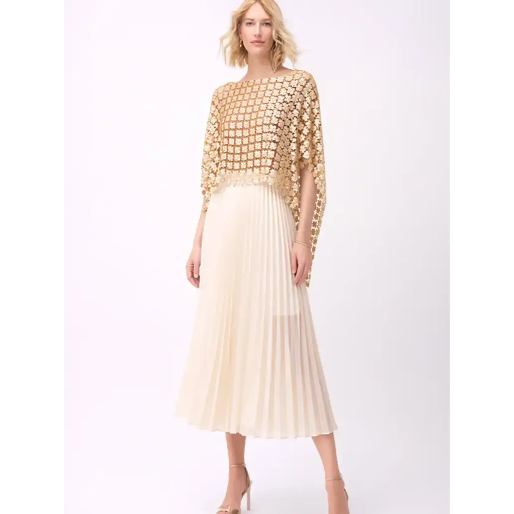 Ellyndale Lace Poncho in Champagne