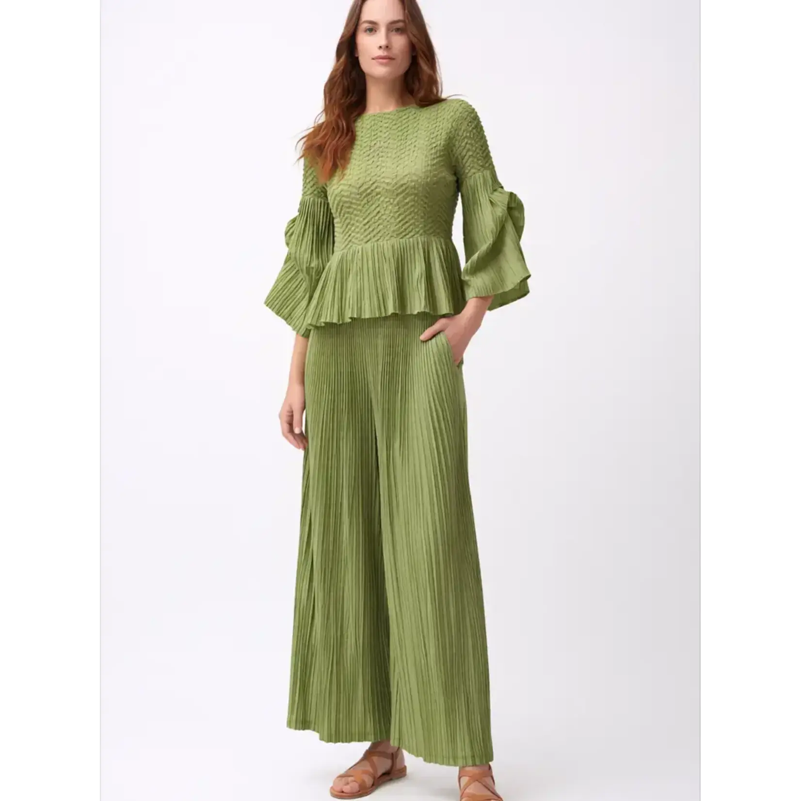 Ellyndale Pleated Top w/Flared Sleeves & Sweep Green OS