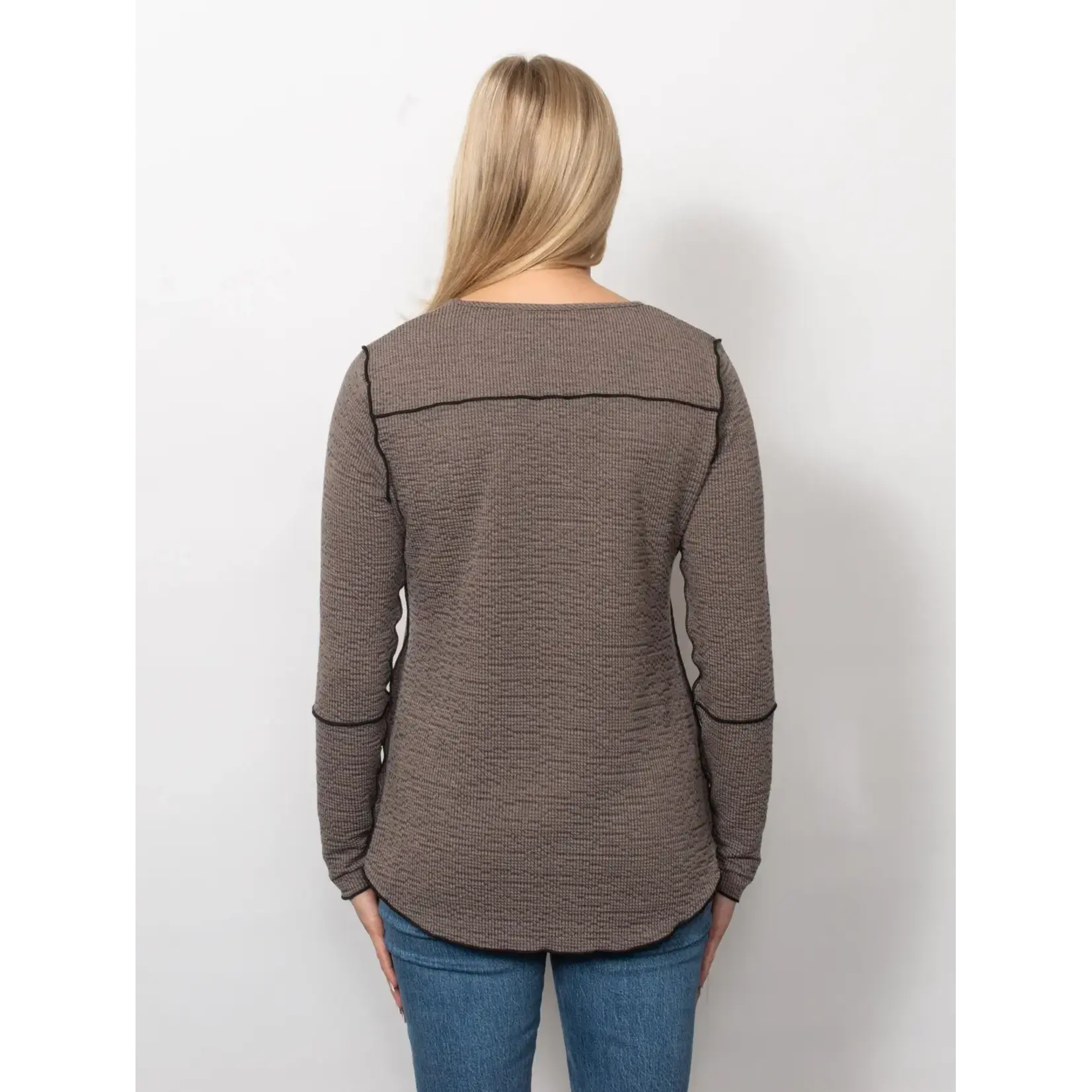 Seersucker Exposed Seams Crew Top In Stone