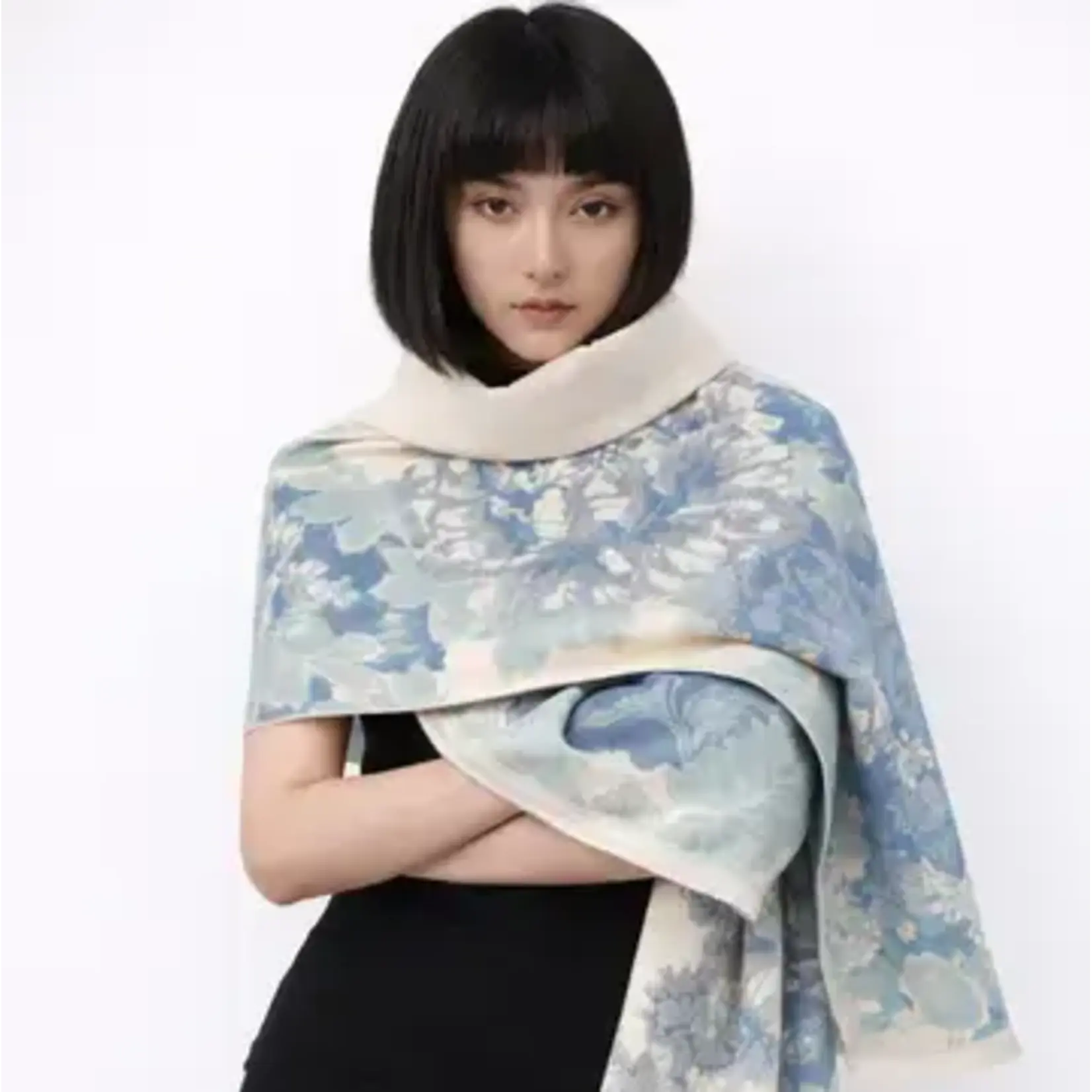 Winding River Blue / White Bloom Reversible Wrap
