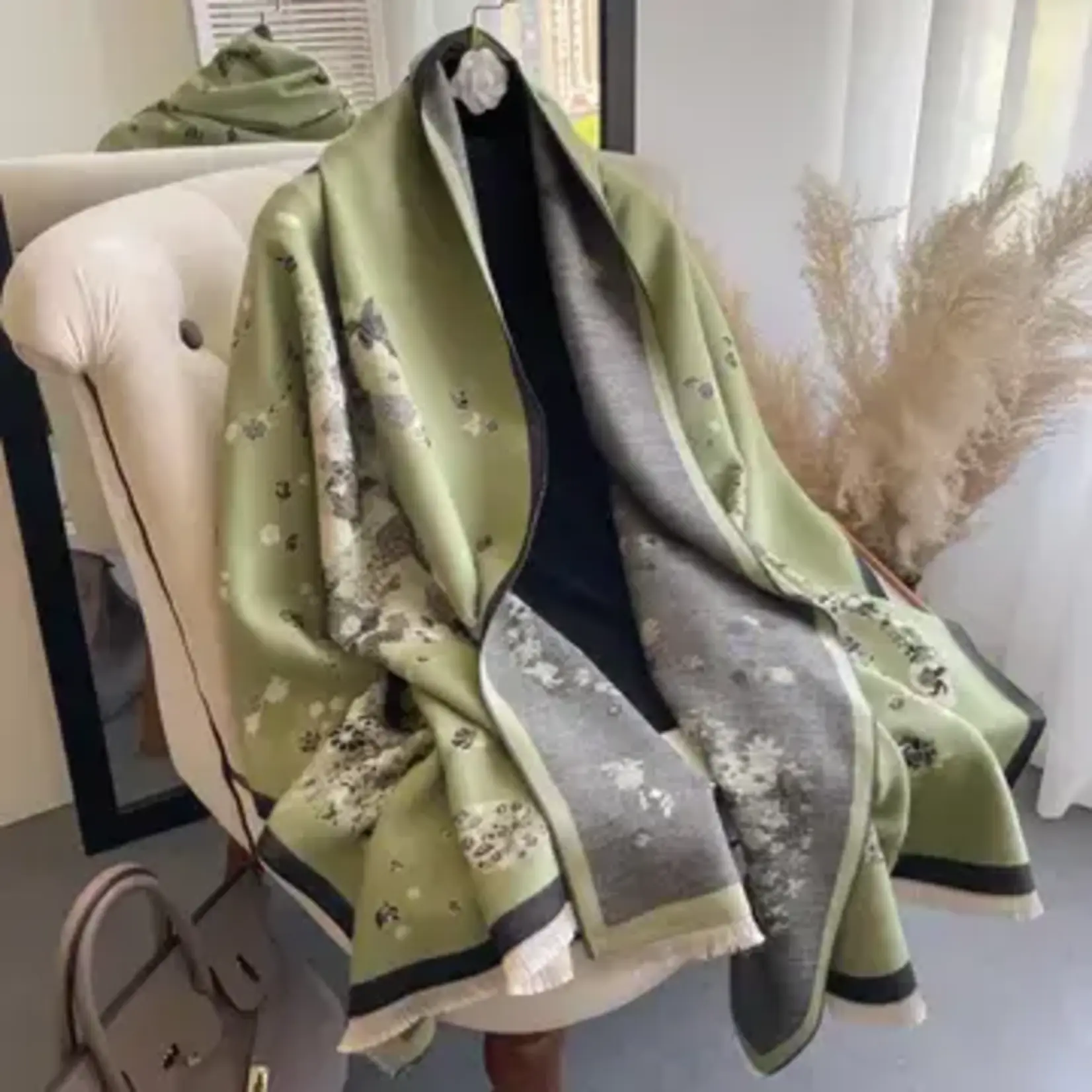 Winding River Equestrian Green / Black Bouquet Reversible Wrap – Shawl
