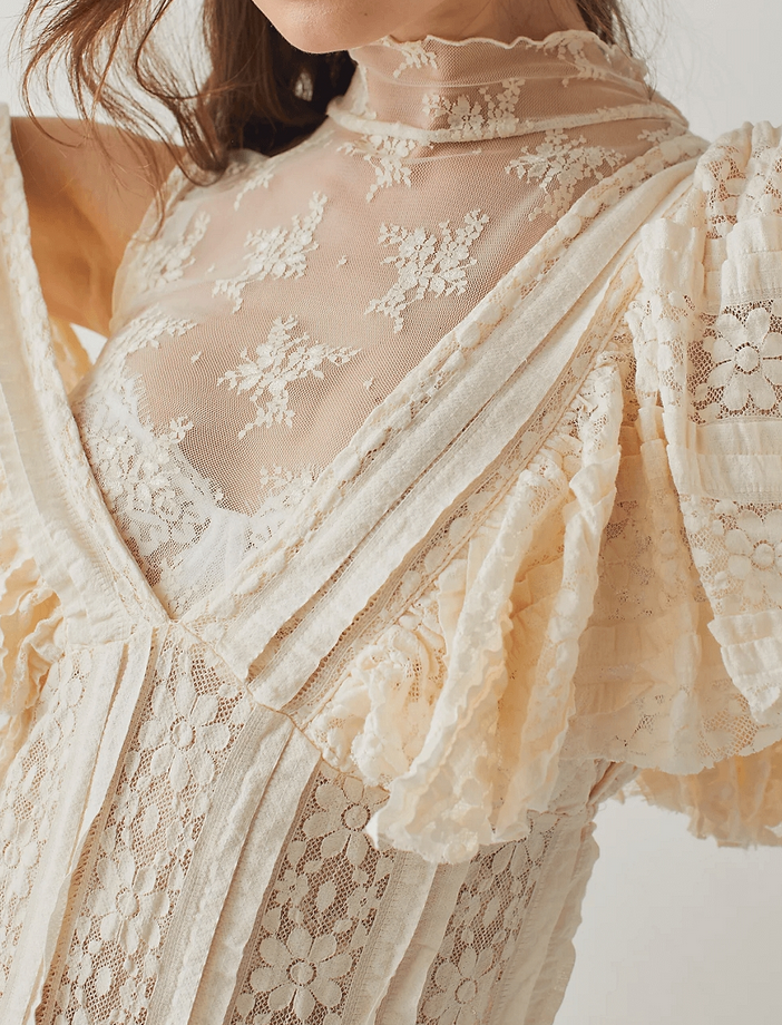 Sweetkama Sleeveless Lace Top