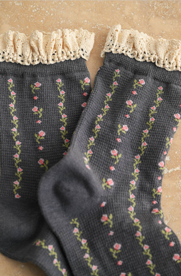 Miou Muse Floral Crochet Trim Socks