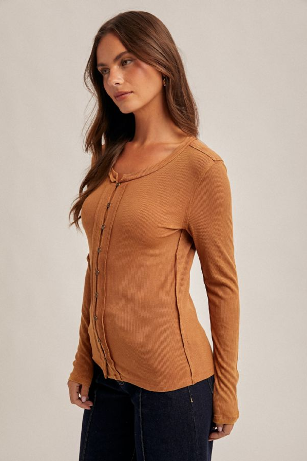 Hem & Thread Washed & Buttoned Long Sleeve Top