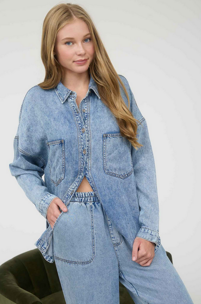 Blu Pepper Washed Chambray Button Up