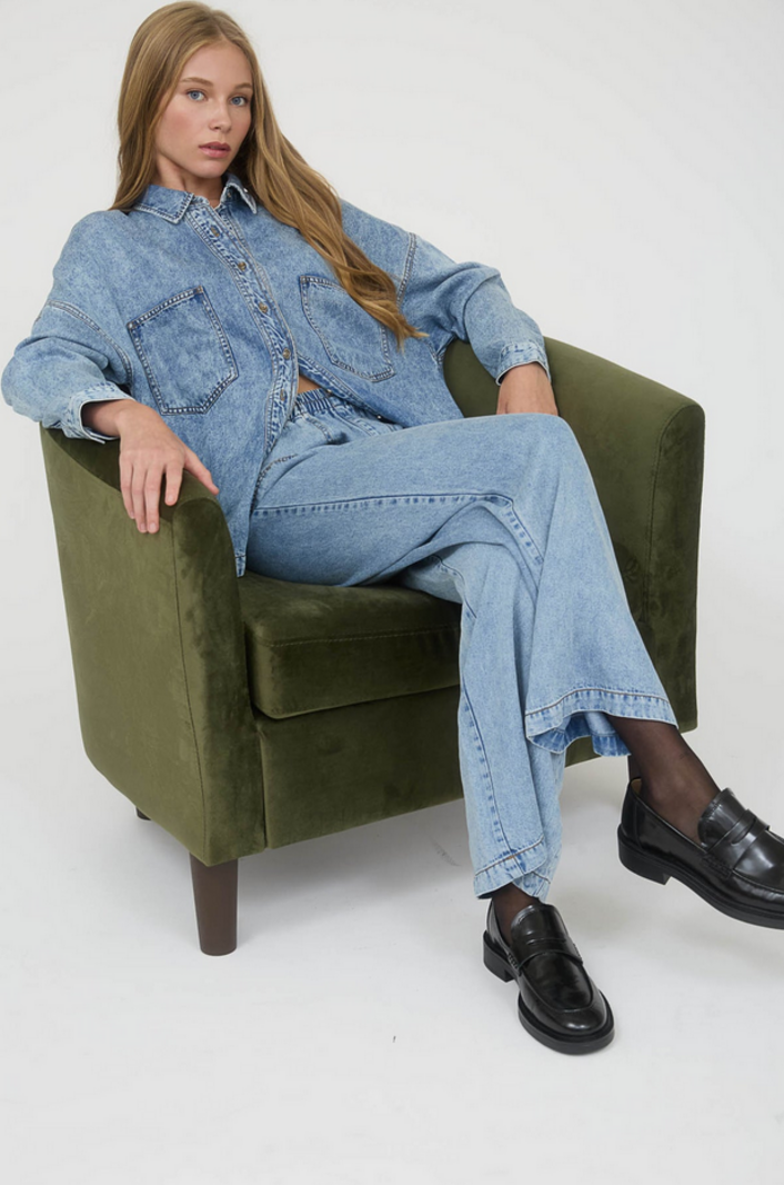 Blu Pepper Washed Chambray Button Up