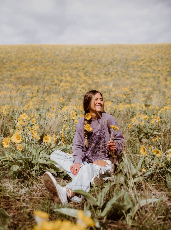 The Montana Scene Flower Meadow Pullover