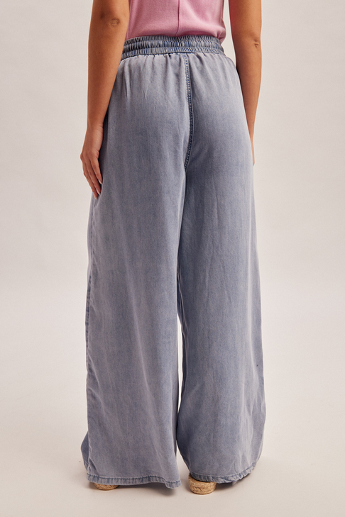 Hem & Thread Patch Pocket Chambray Pants