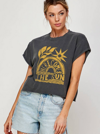 Illustrated Society Here Comes The Sun Retro Tee