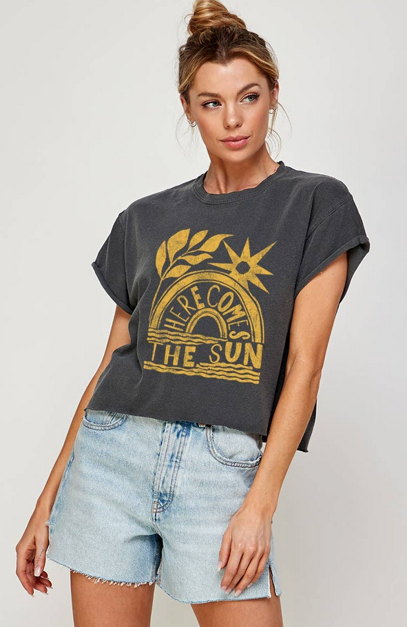 Illustrated Society Here Comes The Sun Retro Tee