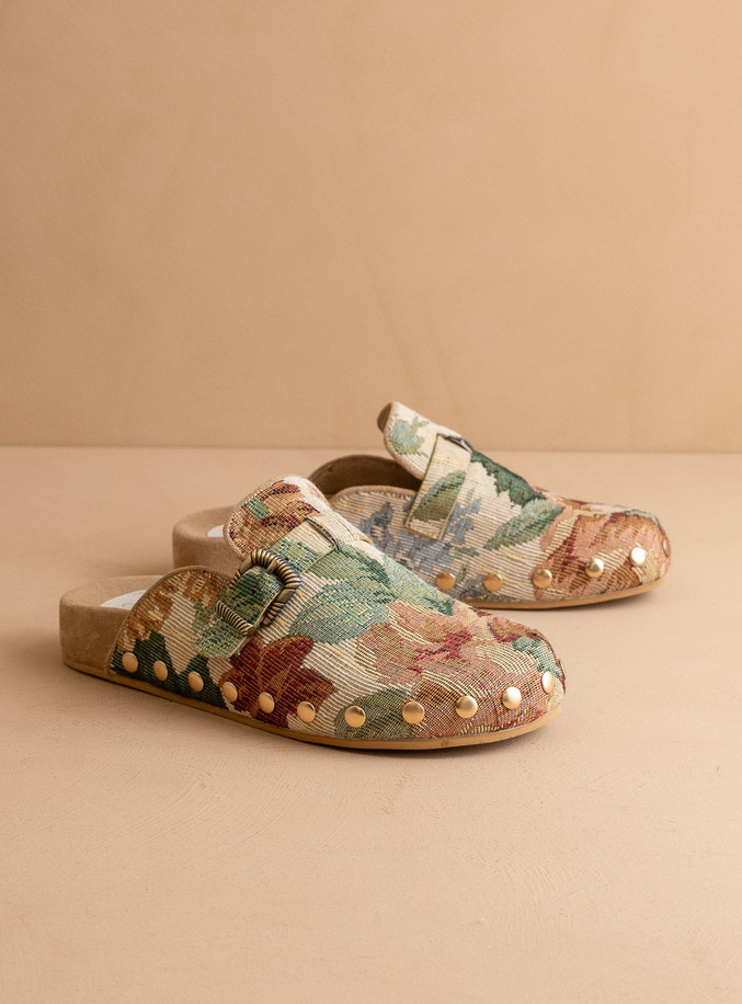 Oasis Society The Toni Floral Tapestry Clog