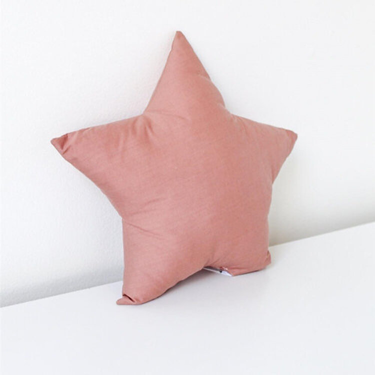 The Butter Flying Coussin Étoile - Terracotta blush