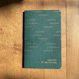 Atelier Archipel Agenda 52 semaines Vagues - Vert forêt-cuivre