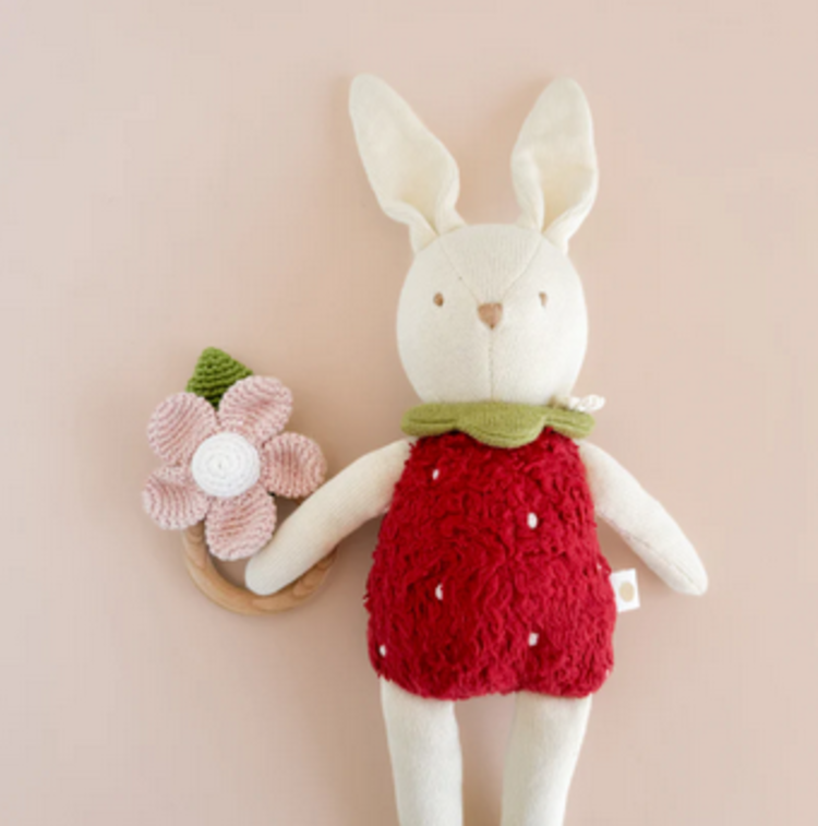 The Blueberry Hill Hochet de dentition coton crocheté - Fleur rose