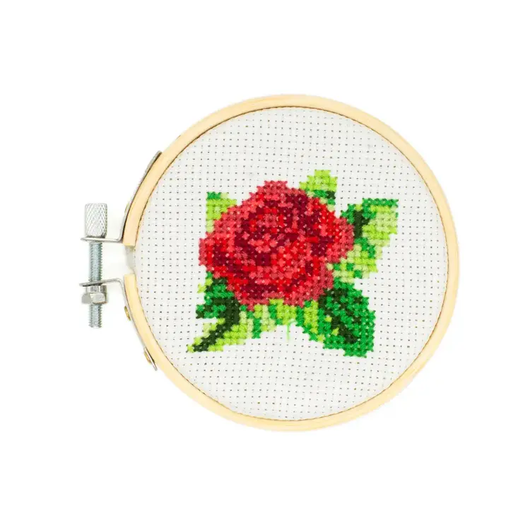 Kikkerland Kit de broderie au point de croix - Motif roses