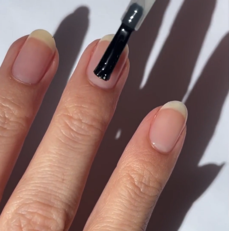 BKIND Vernis à ongles - Couche de base avec squalane