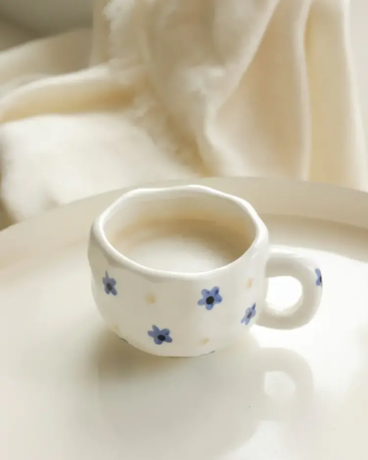 Moi d'abord Tasse - Fleurs bleues