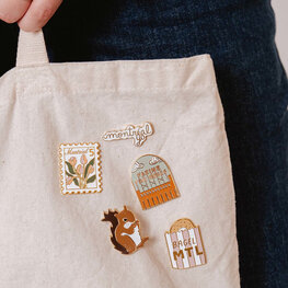 Mimi & August Épinglette - Écureuil de Montréal