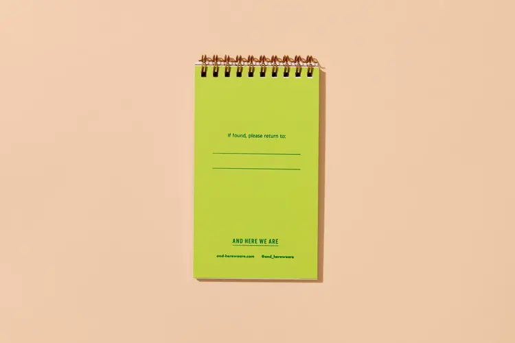 And Here We Are Carnet à spirale de poche - Myrtille