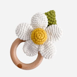 The Blueberry Hill Hochet de dentition coton crocheté - Fleur blanche