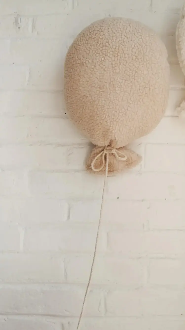 The Butter Flying Coussin ballon - Beige