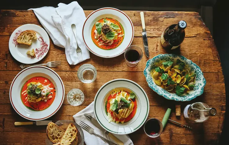 Éditions Cardinal Livre - Moccione — Histoires et recettes de notre petit resto italien