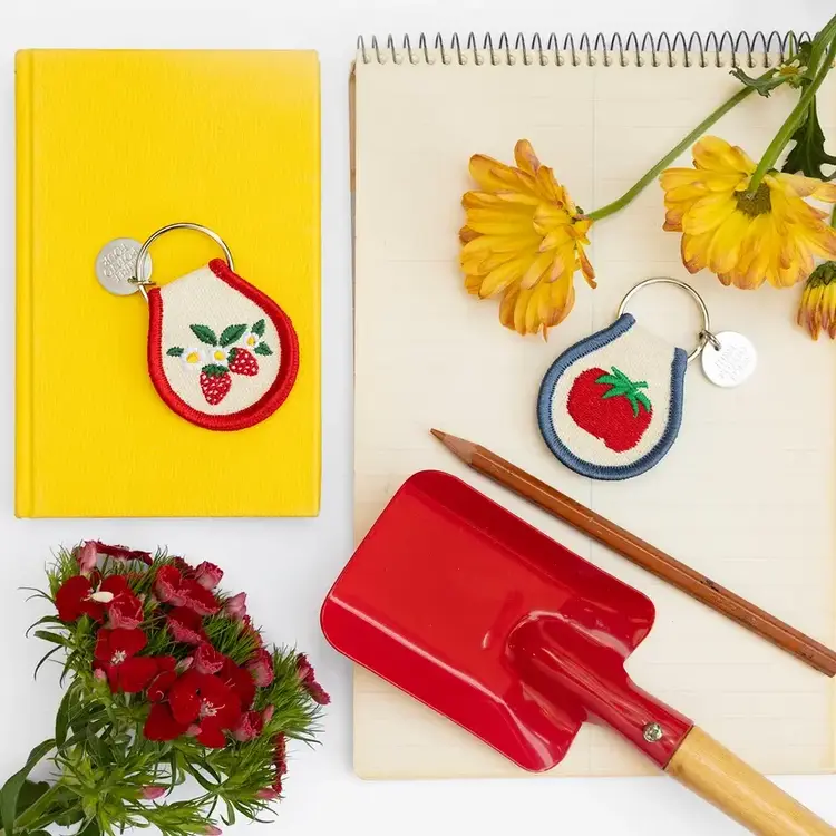 Three Potato Four Porte-clés - Fleur de fraisier