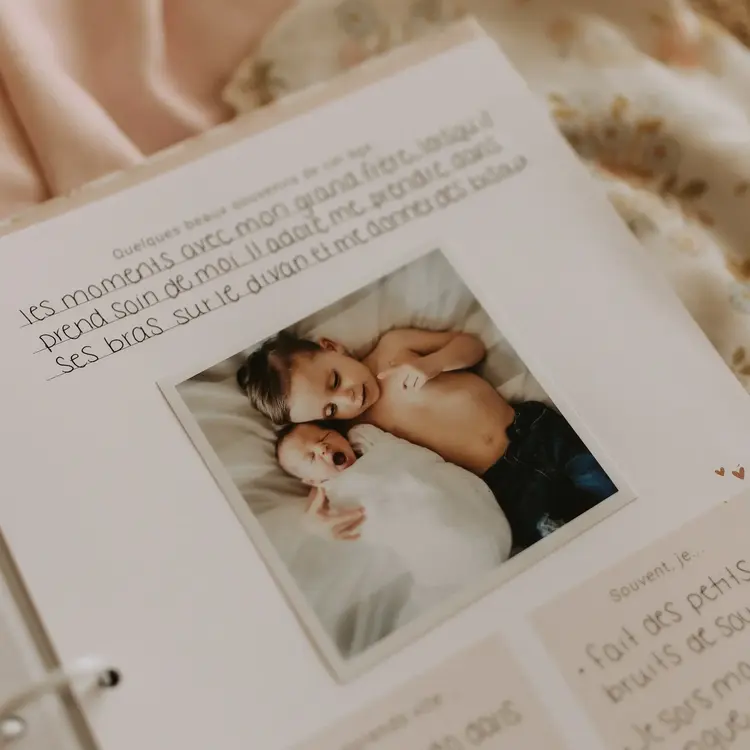 Le petit tableau noir Livre de bébé - Fleurs Pastel