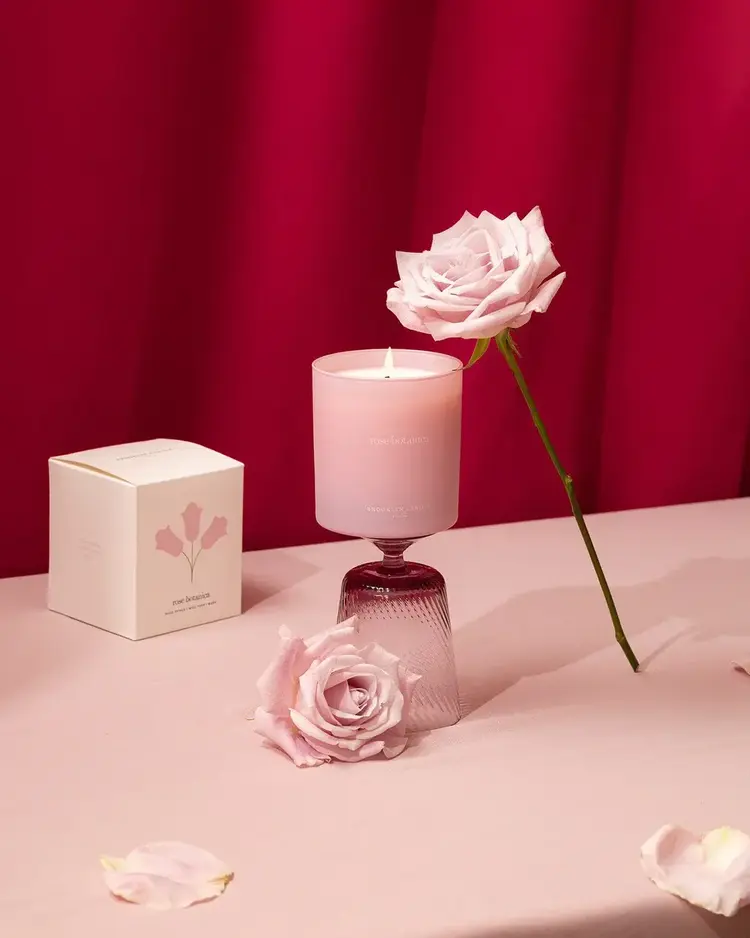 Brooklyn Candle Studio Chandelle Minimaliste - Rose Botanica