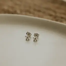 Soha & Co. Boucles d'oreilles - Camélia - Argent