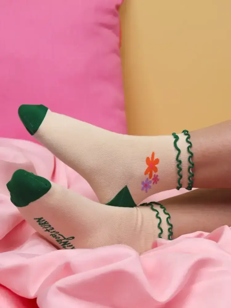 Talking out of turn Chaussettes à volants - Floraison des prés